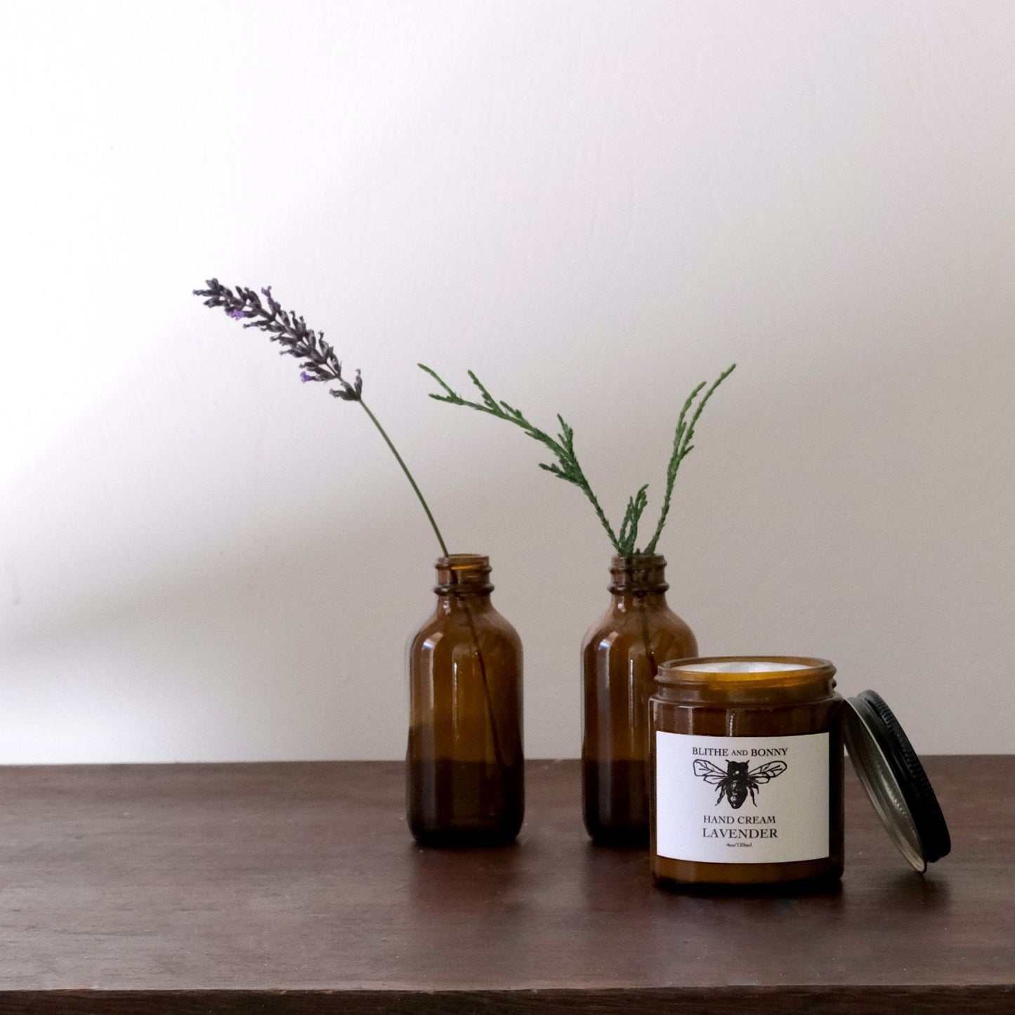 Luxurious hand cream for dry hands and cuticles
Silky moisturizing hand cream with botanical oils
Barrier-repair hand cream for smooth soft hands
Hydrating hand cream absorbs quickly without greasiness
Nourishing hand cream leaves hands glowing and pampered