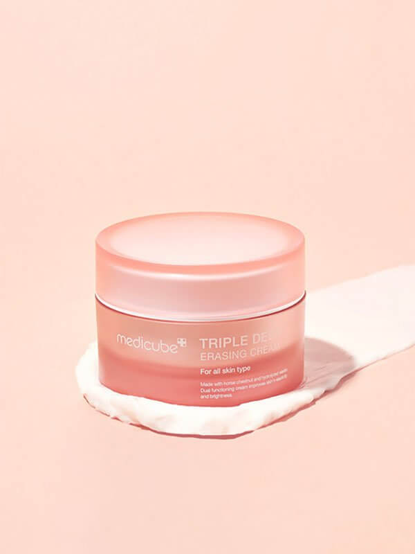 Medicube Triple Collagen Cream 50ml – K-beauty firming moisturizer
Anti-aging collagen cream with hyaluronic acid and elastin
Radiance-boosting collagen cream for dewy glass skin
Barrier-repair collagen moisturizer for fine lines and elasticity
Korean triple collagen complex cream texture shot