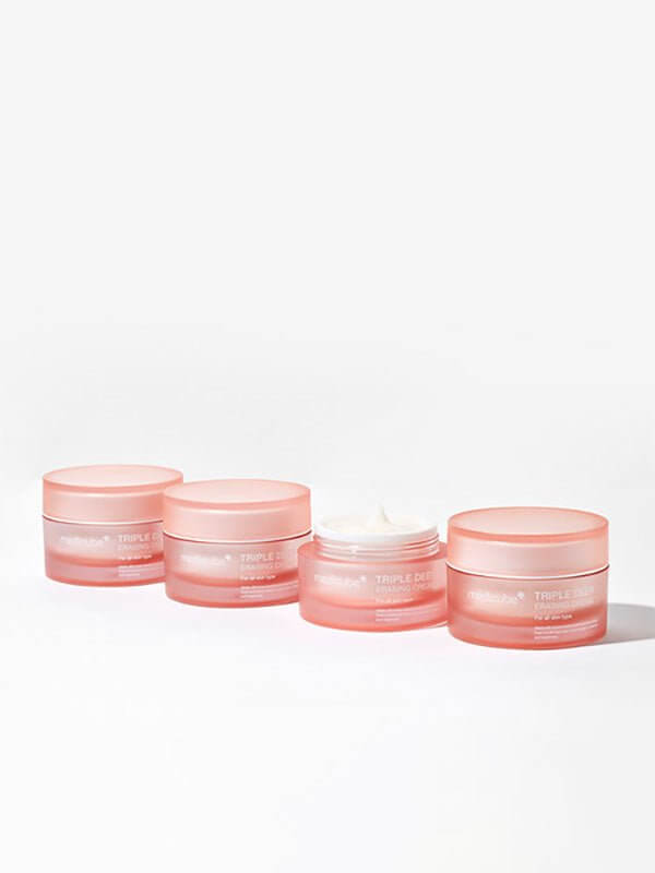 Medicube Triple Collagen Cream 50ml – K-beauty firming moisturizer
Anti-aging collagen cream with hyaluronic acid and elastin
Radiance-boosting collagen cream for dewy glass skin
Barrier-repair collagen moisturizer for fine lines and elasticity
Korean triple collagen complex cream texture shot