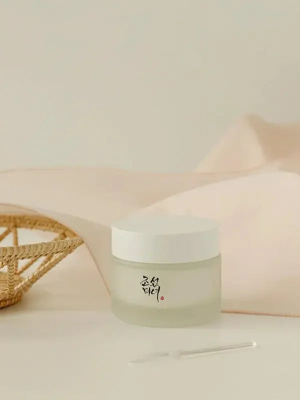 Beauty of Joseon Dynasty Cream 50ml Korean moisturizer

Rice and ginseng face cream for brightening and firming

Luxury Korean skincare Dynasty Cream glowing skin

Beauty of Joseon nourishing moisturizer with niacinamide

Best moisturizer for hydration and radiant glow