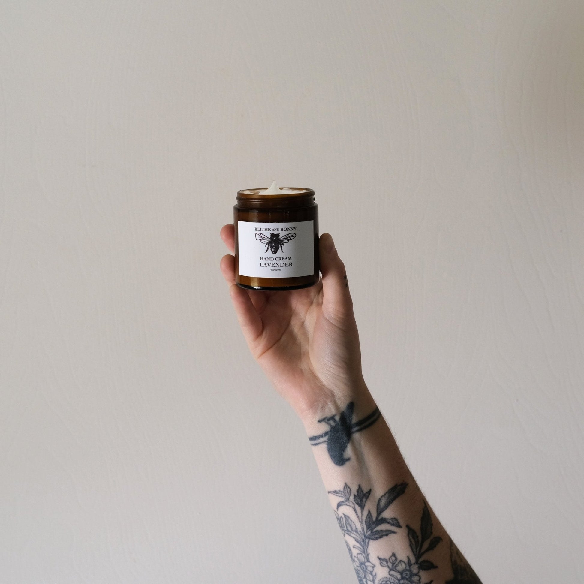 Luxurious hand cream for dry hands and cuticles

Silky moisturizing hand cream with botanical oils

Barrier-repair hand cream for smooth soft hands

Hydrating hand cream absorbs quickly without greasiness

Nourishing hand cream leaves hands glowing and pampered
