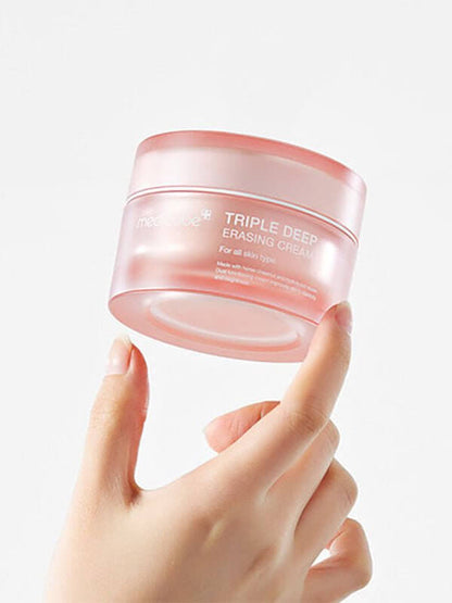 Medicube Triple Collagen Cream 50ml – K-beauty firming moisturizer

Anti-aging collagen cream with hyaluronic acid and elastin

Radiance-boosting collagen cream for dewy glass skin

Barrier-repair collagen moisturizer for fine lines and elasticity

Korean triple collagen complex cream texture shot